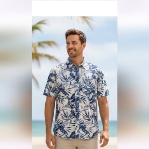 Old Navy Men's White and Blue Leaf Print Shirt